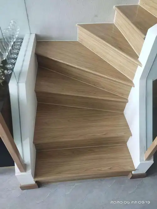 楼梯木踏板 强化复合和实木复合楼梯踏步板 自带掉边收口 安装简易