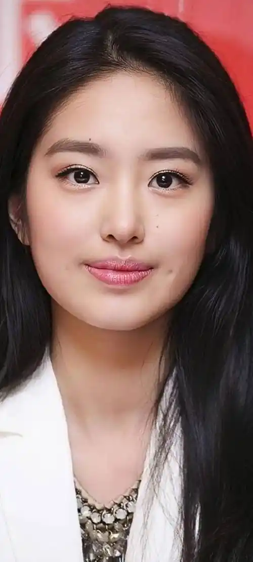 湖北美女杨采钰惊艳美照_生活_新剧_孩子