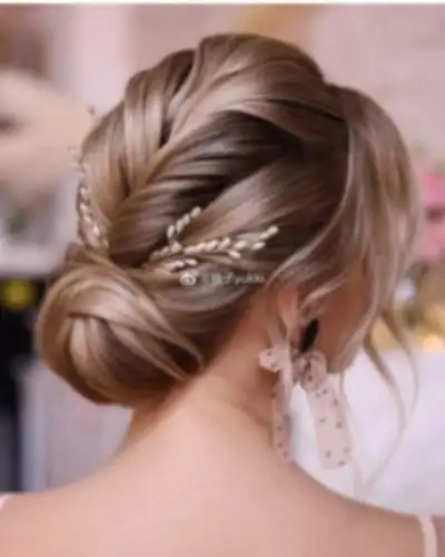 蓬松感满满的盘发,找对方法盘起来让头发看起来更多哦