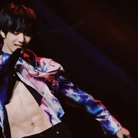 刘耀文腹肌##刘耀文萌探2露腹肌##刘耀文头发不是水淋湿的是汗