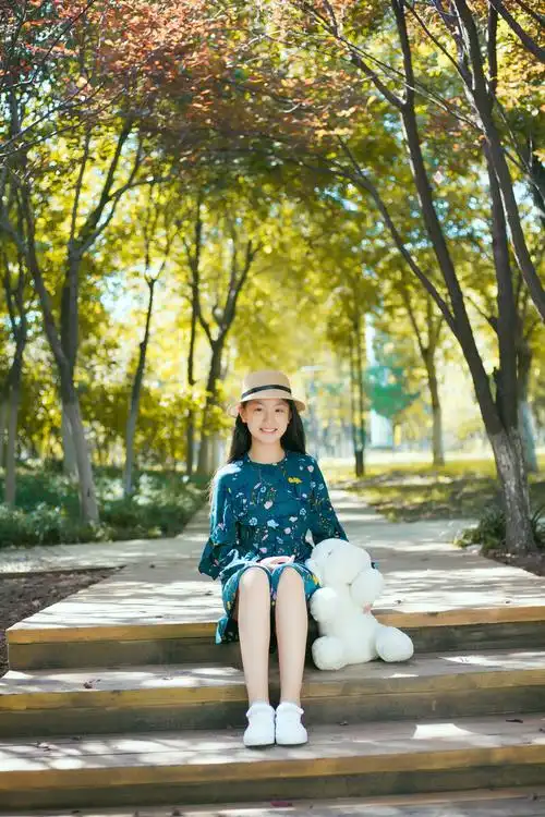 青春洋溢的13岁女孩