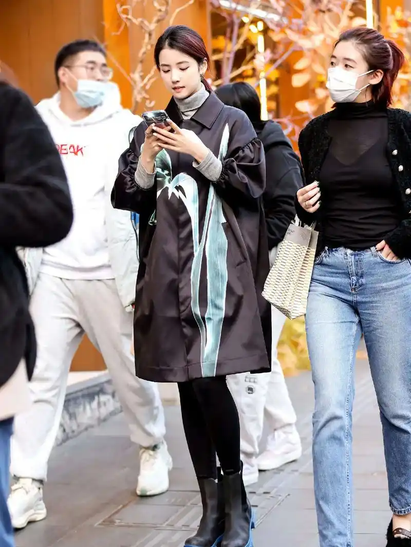 上海街拍.街拍冬季穿搭 #图文伙伴计划 #街拍 #路人视角  - 抖音