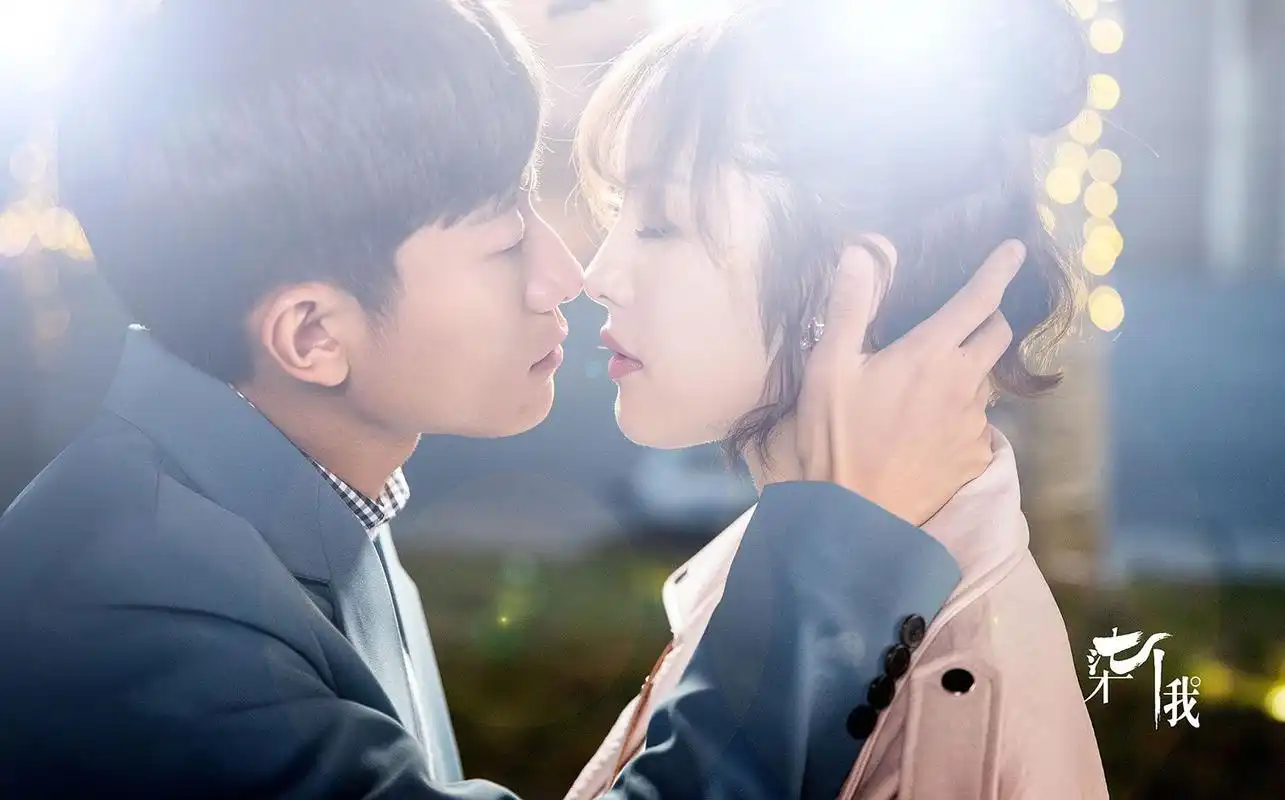 蔡文静与张一山秀情侣戒 走出阴霾《柒个我》甜蜜收官