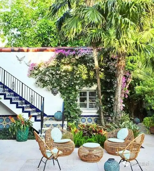 后花园设计效果图,花园效果图片(20个完美的小庭院后院设计理念)