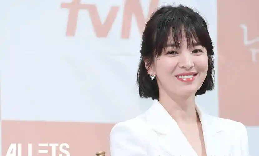 原创谁说圆脸没有优势这些30岁的圆脸女星比18岁更像18岁