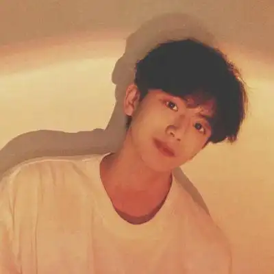 由美头网整理发布,男生头像频道提供更多与帅气,头像男生,阳光,酷酷的