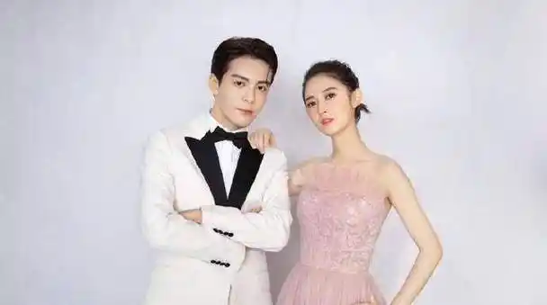 曾舜晞陈钰琪重聚,合照唯美甜蜜_内心_一身_样子