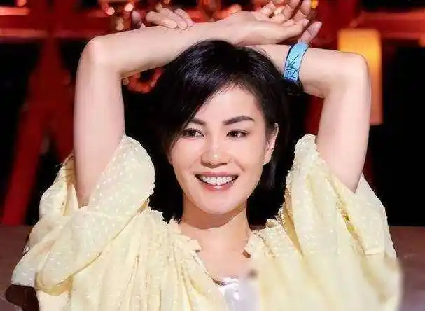 顶级骨相美人张柏芝碾压王菲,谢霆锋为啥放弃张柏芝选54岁王菲