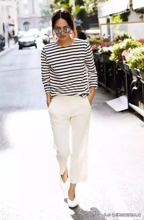 白色裤子配什么鞋子白色裤子配什么鞋图片