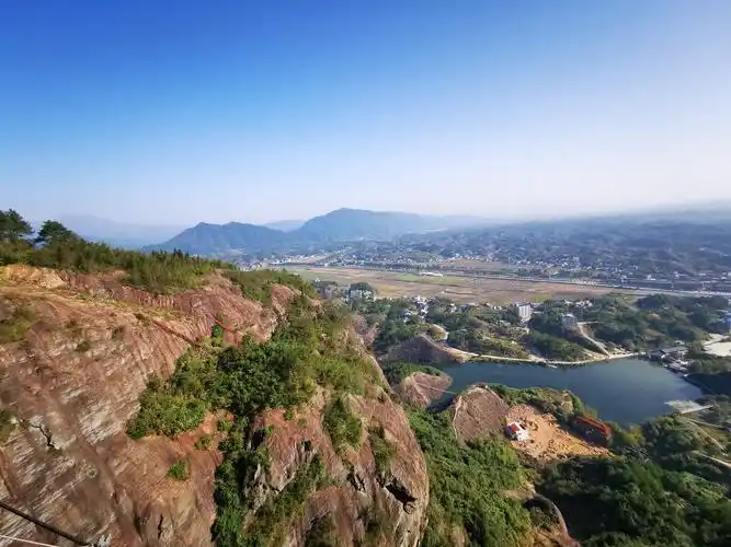 2020年10月22日摄于湖南平江县石牛寨景区