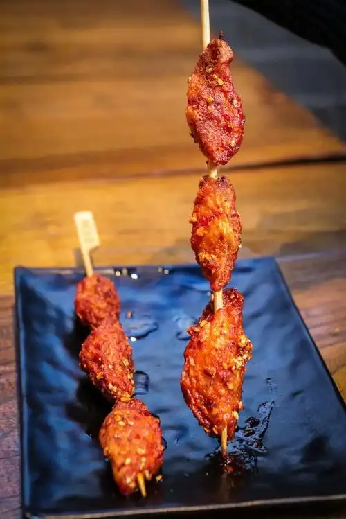 8元,手工酸辣粉 重庆小面 狼牙土豆 炸串(龙虾排)2串.