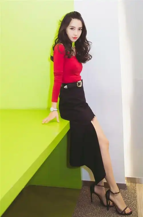 一字带高跟凉鞋带你打天下学迪丽热巴杨颖穿黑色系性感又撩人