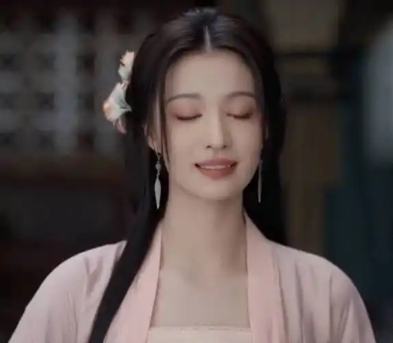 第五名,桑文,扮演者王楚然让我们一起来看看导演孙皓拍的绝色美女吧!