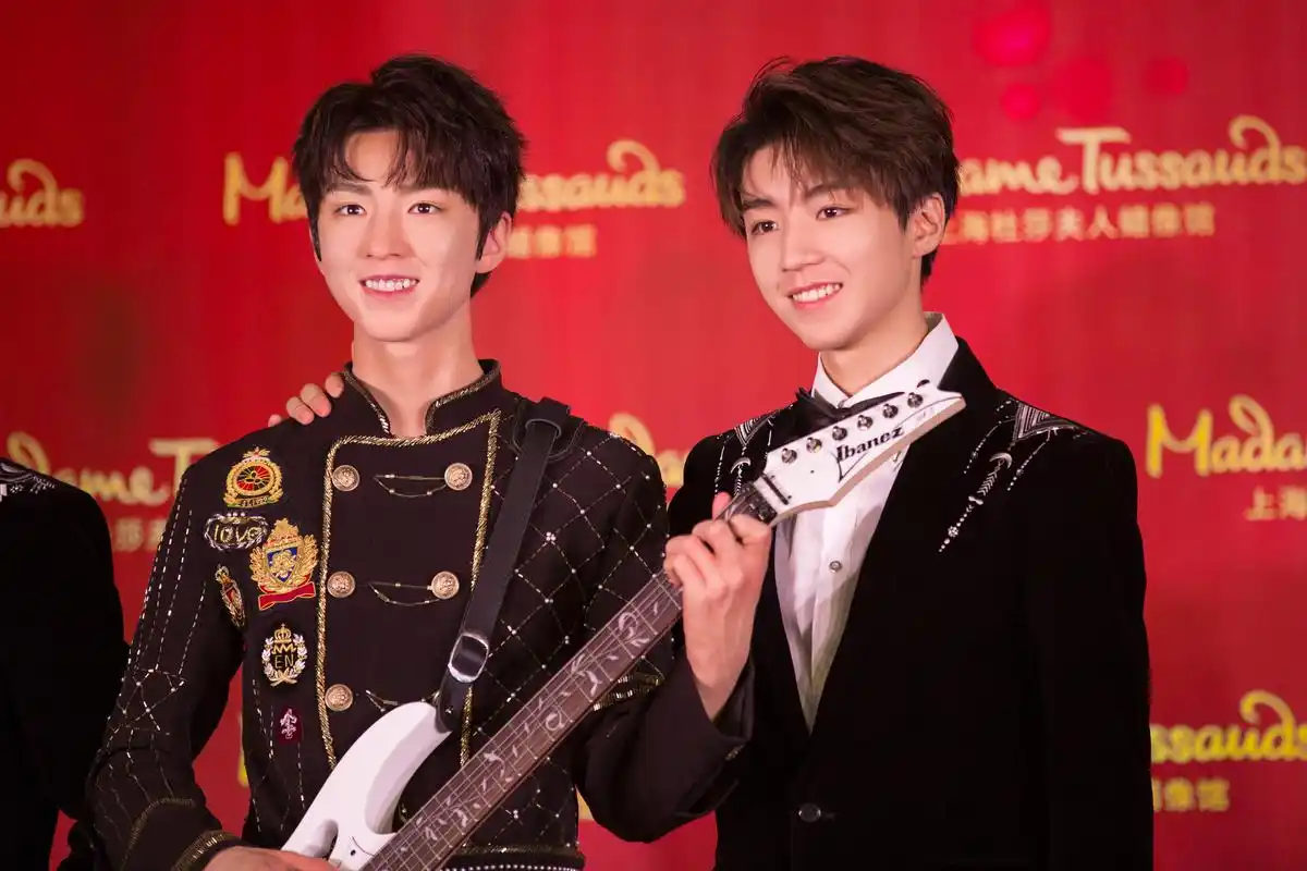 王俊凯留住岁月的倒影,但青春的可能性从不被限定.