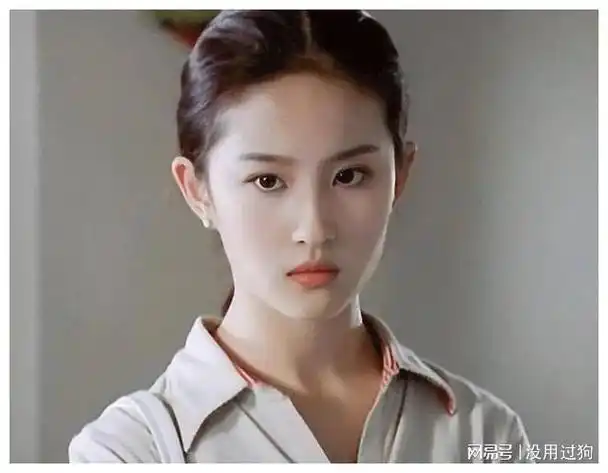 刘亦菲的三次改名之旅:名字背后的成长与蜕变|娱乐圈|女演员|女明星