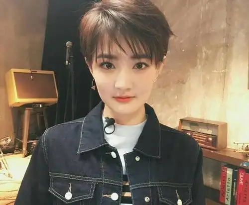 国字脸,大额头也好看的女明星,这4位必须有姓名_方脸