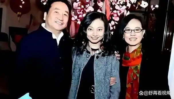 善恶终有报曾经不顾妻女反对收养孤儿的姜昆已经走上康庄大道