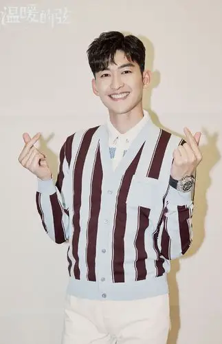 张翰《快乐大本营》帅气剧照图片[3/5]_综艺_美桌网