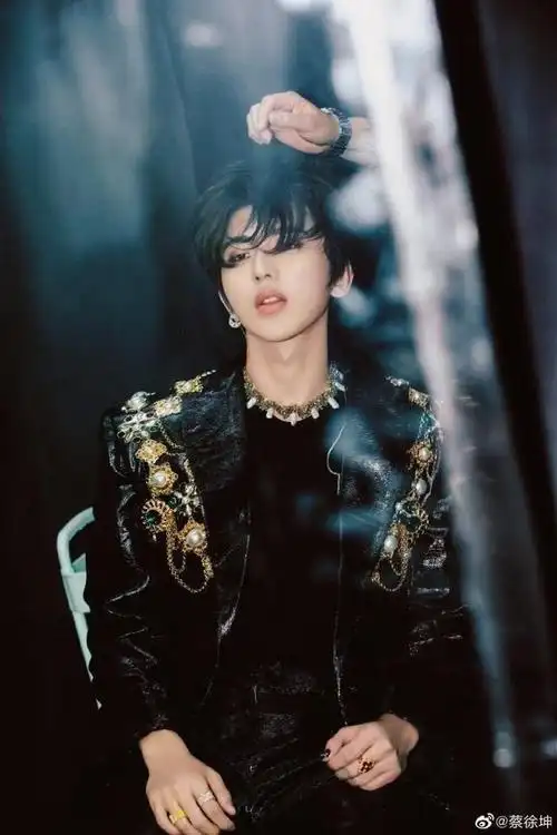 蔡徐坤豆瓣主页作品全部清空(相关综艺演职员表中已无其姓名)