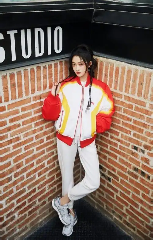 关晓彤初冬穿搭