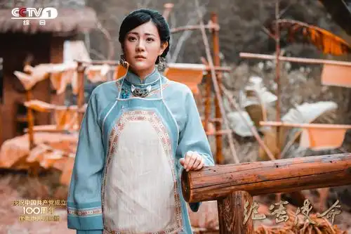 近年来红色主旋律的影视剧颇多,而《绝密使命》可称为"红色基因剧".