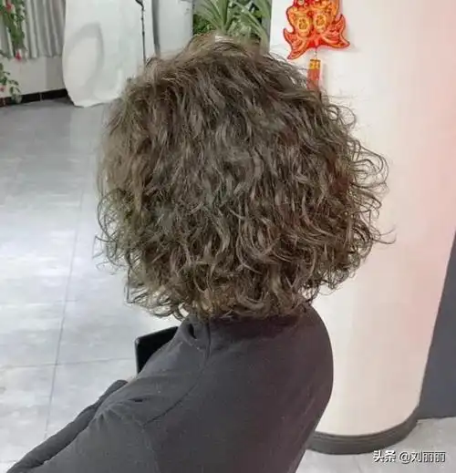 胖子适合烫什么发型(推荐18款适合胖脸的洋气烫发)