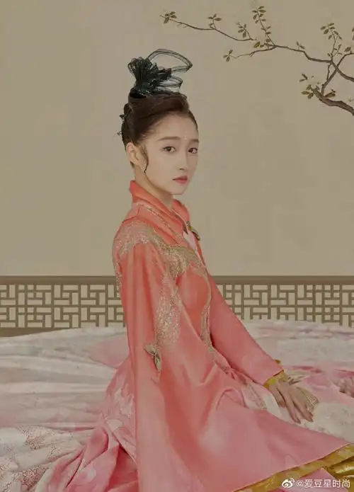 关晓彤古装撑伞造型梦回影