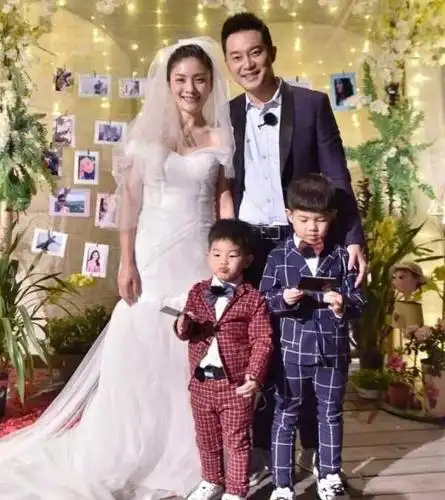 胡可婚纱照沙溢个人资料婚后零绯闻诠释好男人形象而今成人生赢家引人