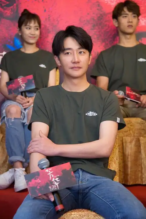 《芳华》暂别改档 黄轩获赞变色龙般演技