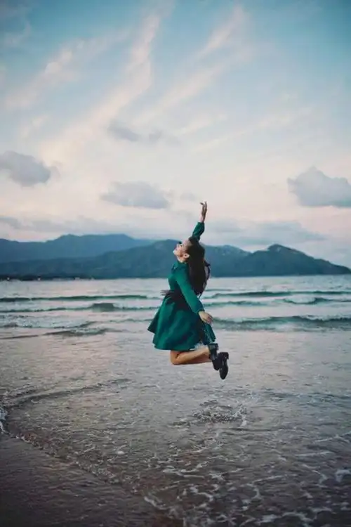 跳跃5,剪影照去海边一定要拍张剪影照,自己或闺蜜.