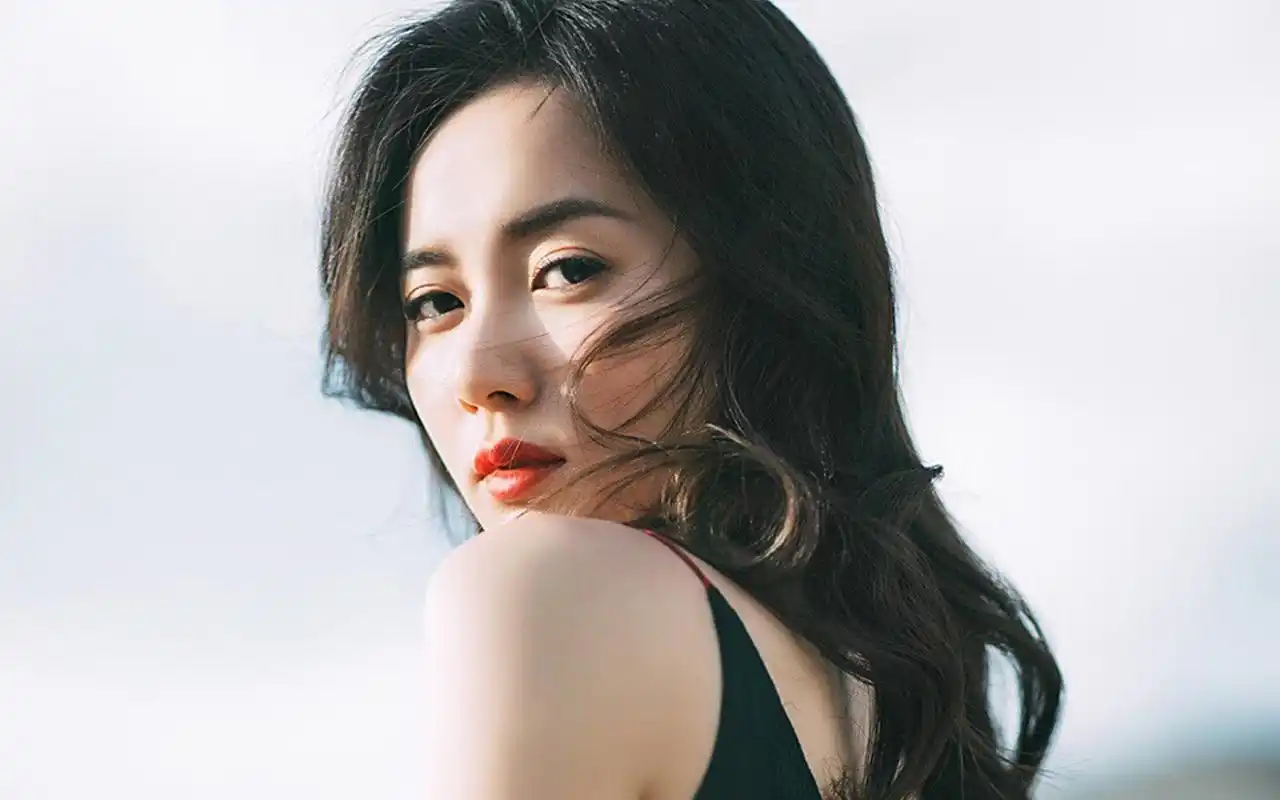 江铠同性感妩媚写真图片桌面壁纸