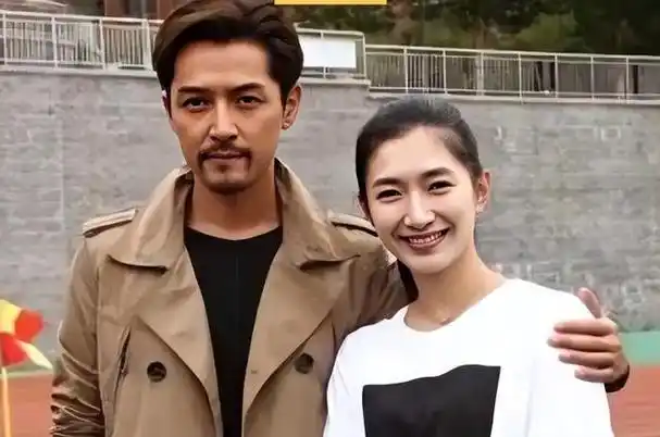 胡歌首谈当父亲感受,看着女儿落泪,称其像块豆腐生怕把她晃坏了