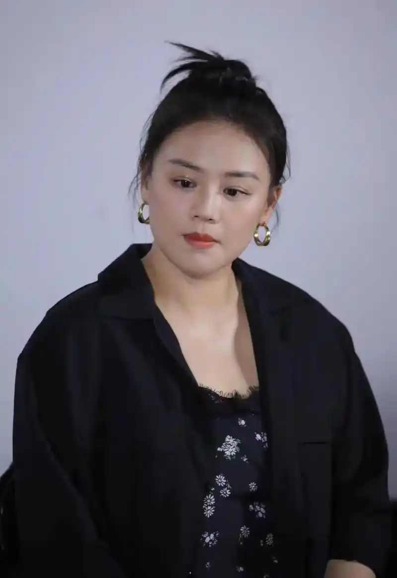 马思纯这是胖了多少?活动生图美出圈,一看就有"福相"!