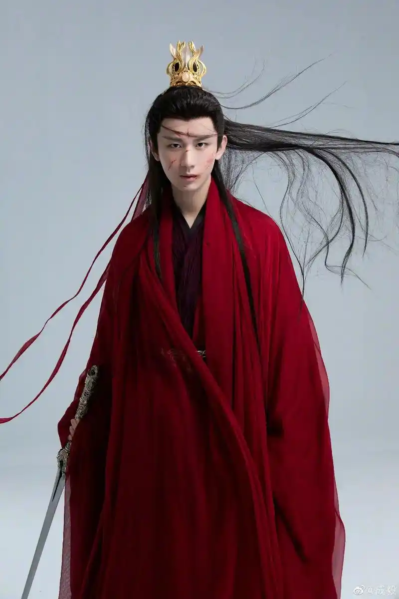 成毅红衣古装.这位演员太让人惊艳了! 未来可期! 沉香不灭, - 抖音