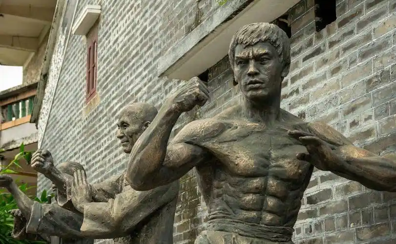 李连杰,国际功夫巨星,身高167cm,体重60kg ,五连冠.