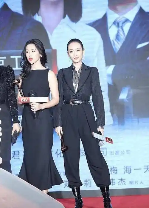 三美同框王鸥红唇不够艳黯然失色蓝盈盈站c位却被朱珠抢眼