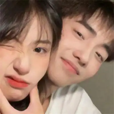 是表现两人亲密程度的一种展现方式,把这种方式在情侣头像中应用起来