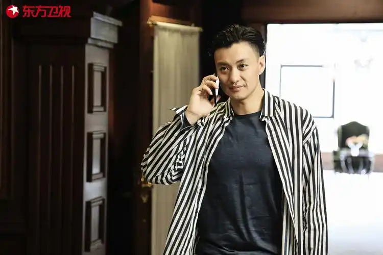 安建执导,张挺编剧,路钶,张薇担任制片人,黄轩,杨颖领衔主演,周一围