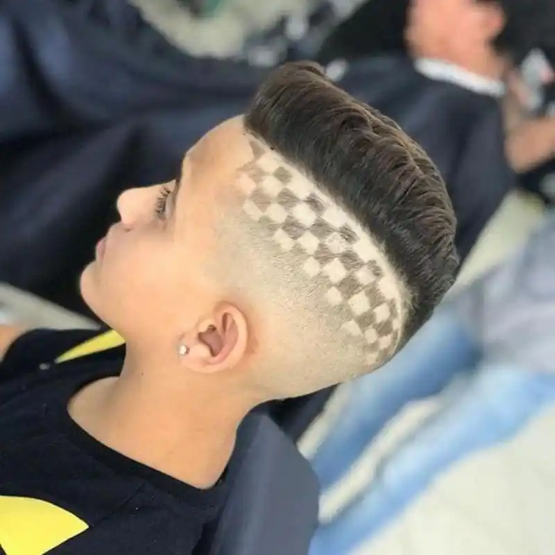 2020最帅气小男孩发型很火很流行喜欢请收藏慢慢选