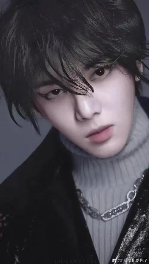 华晨宇〕狼尾卷自拍,你没见过的摇滚狼尾花