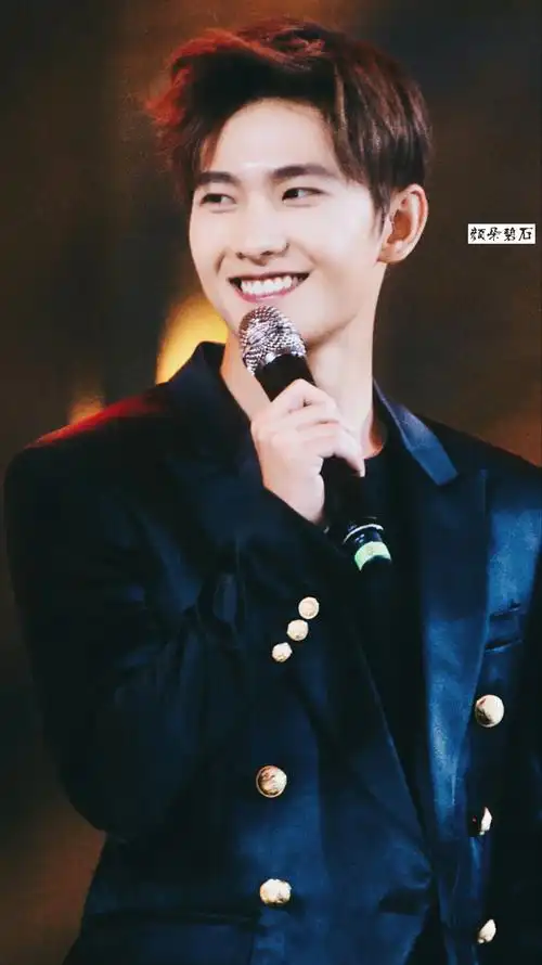 杨洋 嗷呜笑的好甜的羊啊