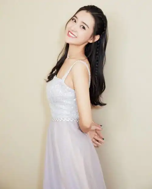 蒋依依多高个人资料简介 蒋依依经历及写真图片