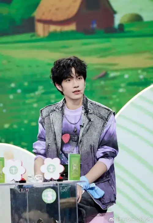 有机会获得@时代少年团-丁程鑫小哥哥或@杨丞琳小姐姐的签名一张哦