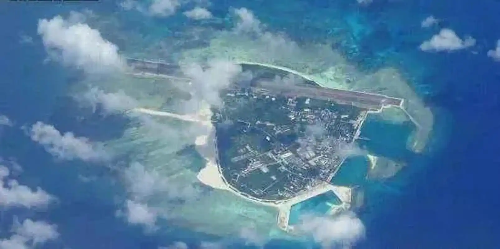 "如果中国继续在南海填海造岛,就用导弹全炸了!