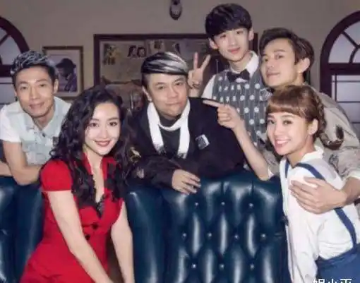 原创因生活费不及时被打进医院被公司逼迫整容今被何炅宠成公主