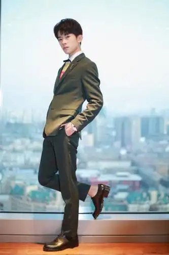 易烊千玺 #tfboys 芭莎男士 巅峰人物盛典 高清 帅气