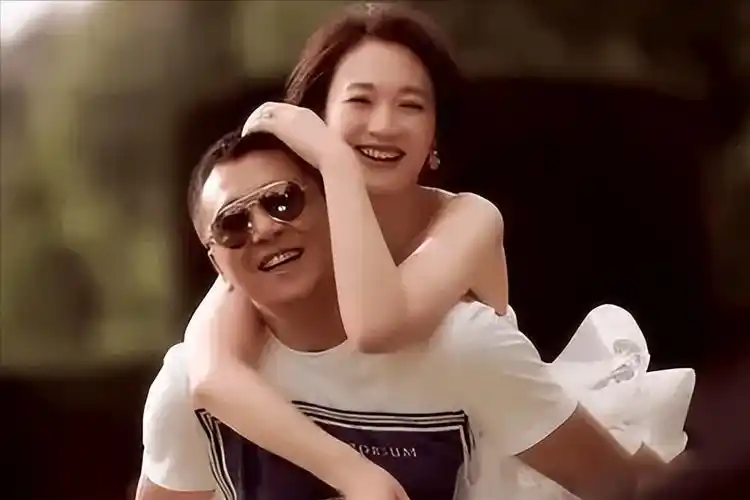 大度的女人名叫徐梵溪:无婚姻无孩子,男友花5亿娶李小冉无怨言_徐佳宁