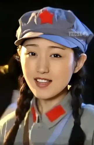 当杨钰莹穿上军装有多美?