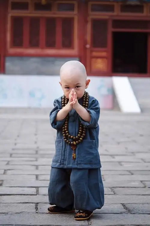 北京超萌小和尚"写真"走红网络(组图)