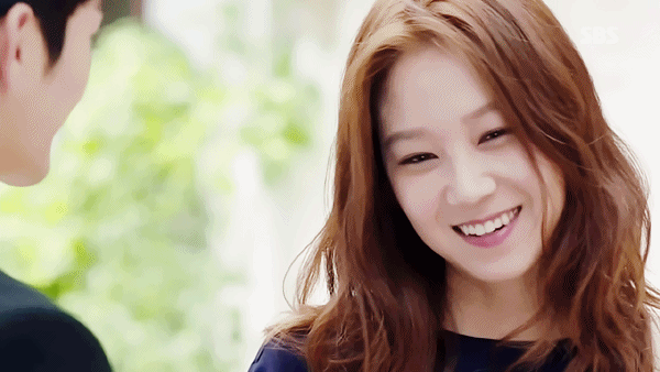 歪头gif笑容gif眨眼gif